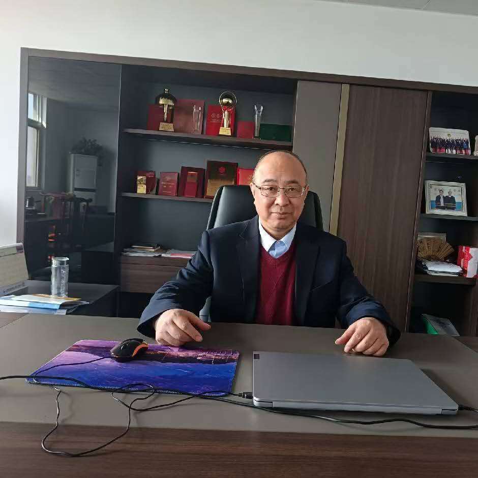 Yisheng Li - director ejecutivo